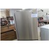 Image 5 : LG Stainless Steel Fridge with Bottom Freezer 67' x 29 1/2"x 30"