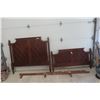 Image 1 : Antique Post Bed 60'' Wide 