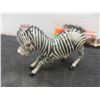 Image 2 : 2 Vintage Windup Toys Jumping Frog and Zebra