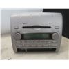 Image 2 : 2008 Toyota Tacoma Factory Radio