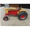 Image 1 : Case 930 Tractor 10 1/4x6x6 1/2 Plastic 