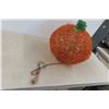 Image 4 : Vintage Halloween Spun Spaghetti Lucite 