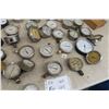 Image 3 : 45 Pressure Gauges 