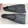Image 2 : Swimming Flippers Size 11-12, Snorkel, Diving Goggles &