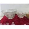 Image 3 : Punch Bowl Set with Ladle, 24 Glasses, Matching Bowl & More 