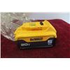 Image 2 : New Dewalt 20V 5AH DCB205 Battery 