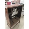 Image 3 : Victor Cabinet Radio 40 x 25 x 14"