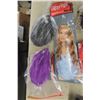 Image 4 : 10 Costume Wigs 