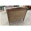 Image 9 : Oak Buffet 39'' x 46'' x 20'' 