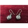 Image 1 : Sterling Silver Pair of Earrings 2.4grams 
