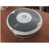 Image 2 : iRobot Roomba Vacuum w/Charger