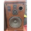 Image 2 : Pair of Sherwood S-1860 3-Way Speakers 50 Watts, 8 ohms