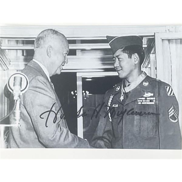WW2 Medal of Honor Hiroshi H. Miyamura signed photo
