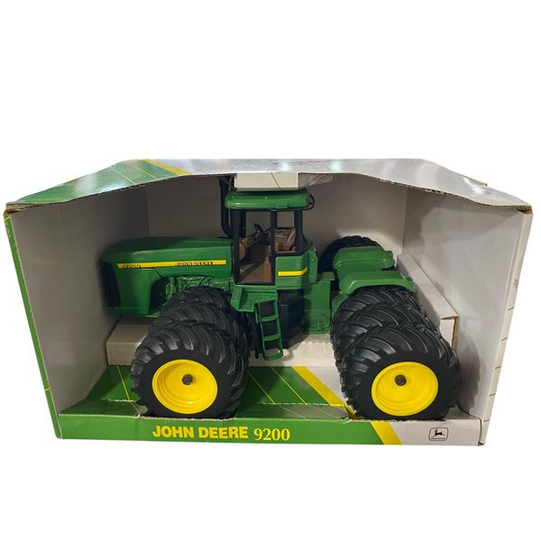 John Deere 9200 1/16 Scale 15009 In Original Box