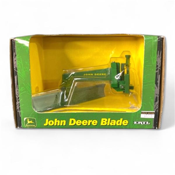 John Deere Blade 1/16 Scale 15052 In Original Box