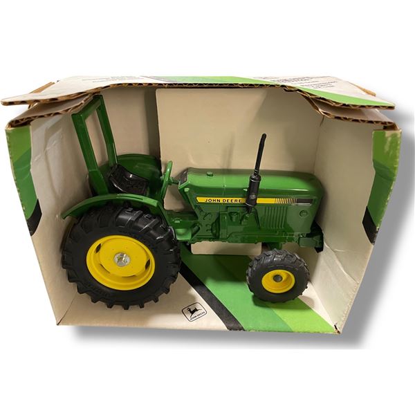 John Deere Compact Utility Tractor - Ertl #581 1:16 Scale Diecast in Original Box