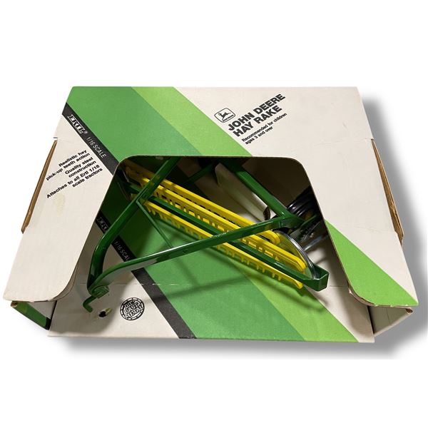 John Deere Hay Rake - Ertl #5686 1:16 Scale Model in Original Box