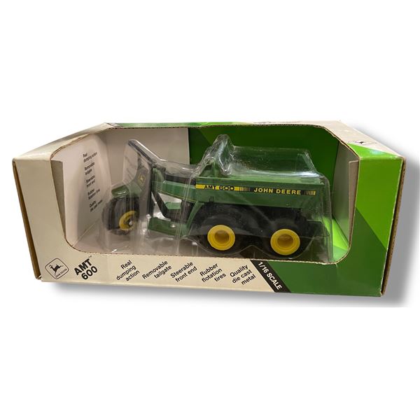 John Deere AMT 600 Transport Vehicle - Ertl 5597 - 1:16 Diecast in Original Box