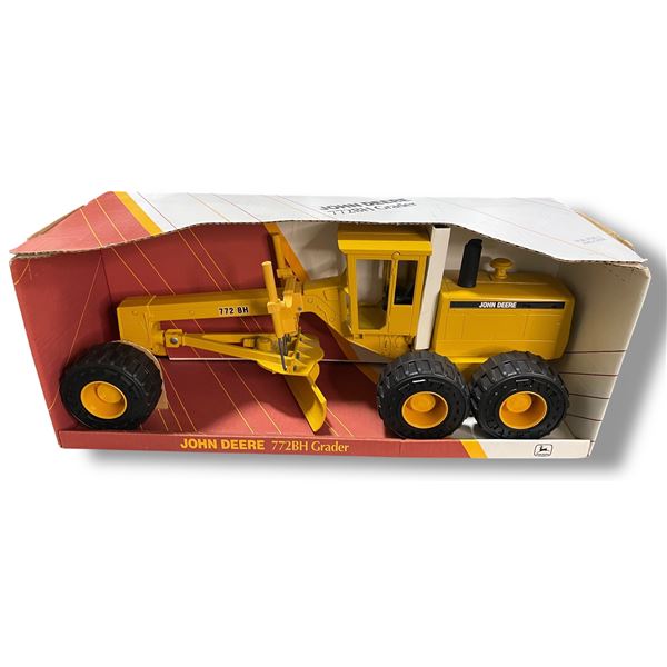 John Deere 772BH Grader- Ertl #511- 1:16 Scale Diecast in Original Box