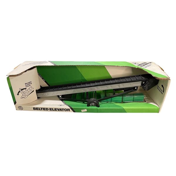 John Deere Belted Elevator - Ertl #5609 - 1:16 Scale Model in Original Box