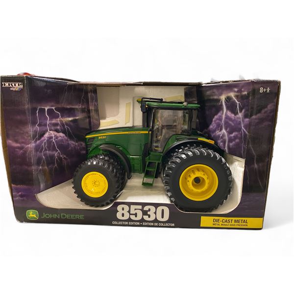 John Deere 8530 Tractor -Collectors Editon Ertl/Britians #15137A - 1:16 Scale Diecast in Original Bo