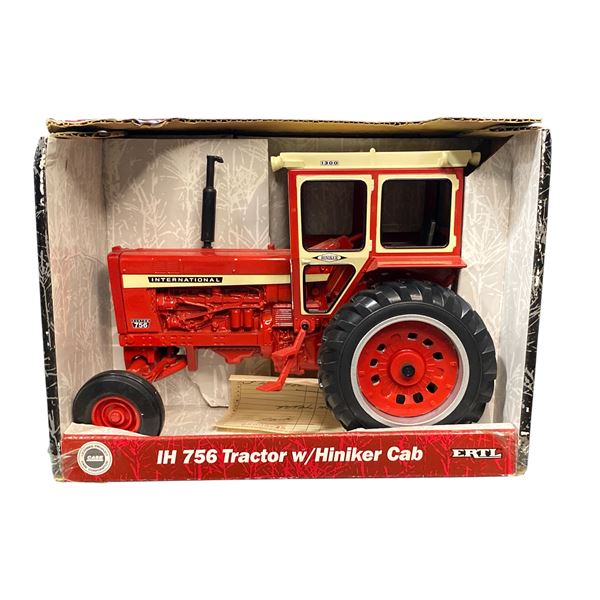 IH 756 Tractor w/Hiniker Cab Diecast Metal 1/16 Scale 14124 In Original Box