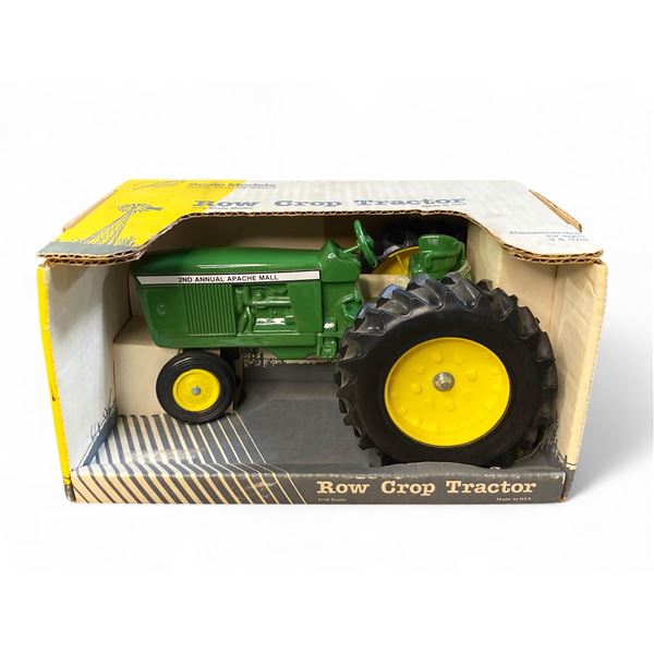 Vintage John Deere Row Crop Tractor 1/16 Scale Diecast Metal 911 In Original Box