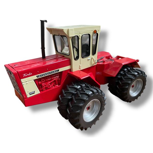 2015 National Farm Toy Show International 4786 Case IH 1/32 Scale Diecast Metal In Original Box