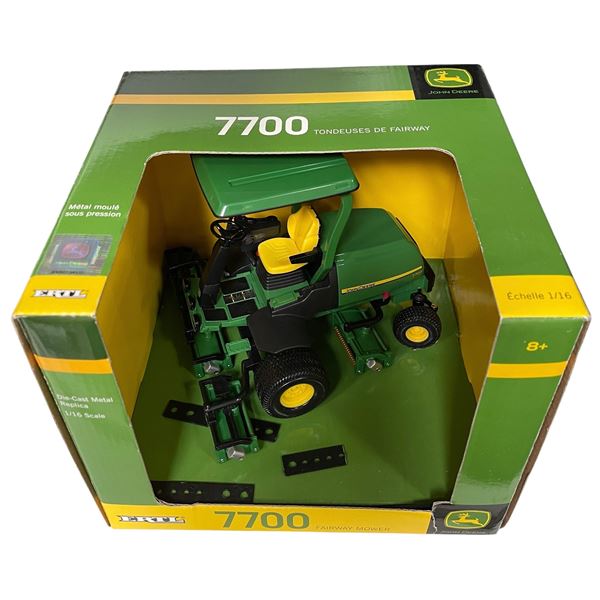 John Deere 7700 Fairway Mower 1/16 Scale Diecast Metal In Original Box