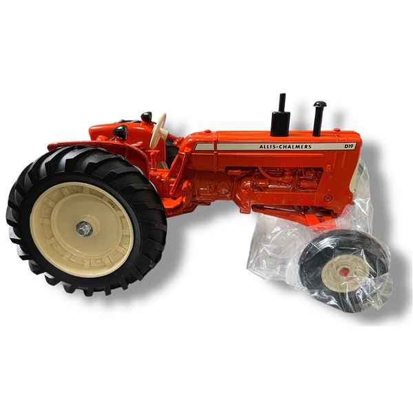 The Toy Farmer Nov. 3 1989 Allis-Chalmers D19 Diecast In Original Box
