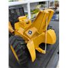 Image 3 : Vintage John Deere Yellow Skidder with Grapple - Diecast Toy Tractor