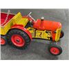 Image 2 : Vintage Tin Wind-Up Tractor with Red & Yellow Wagon - Collectible Farm Toy