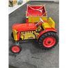 Image 4 : Vintage Tin Wind-Up Tractor with Red & Yellow Wagon - Collectible Farm Toy