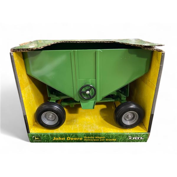 John Deere Gravity Wagon - Ertl 1:16 Scale Diecast #15125 in Original Box