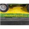 Image 2 : John Deere Gravity Wagon - Ertl 1:16 Scale Diecast #15125 in Original Box