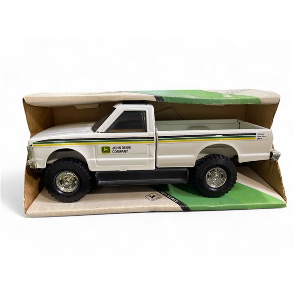 John Deere Dealer Pickup Truck - Ertl 1:16 Scale Diecast #5531 in Original Box