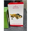 Image 5 : John Deere Logo Mini Pail, Mailbox Tin Bank & 2 Hallmark Keepsake Ornaments in Original Boxes