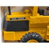 Image 5 : John Deere Loader with Moving Bucket - Ertl 1:16 Scale Diecast Model in Original Box