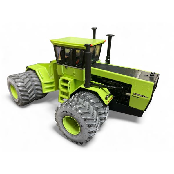 2012 National Farm Toy Show Toy Farmer "Steiger Tiger KP-525" Tractor - Ertl/Tomy Case IH 1:32 Scale