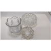 Image 1 : 3 Assorted Pinwheel Glass Bowls