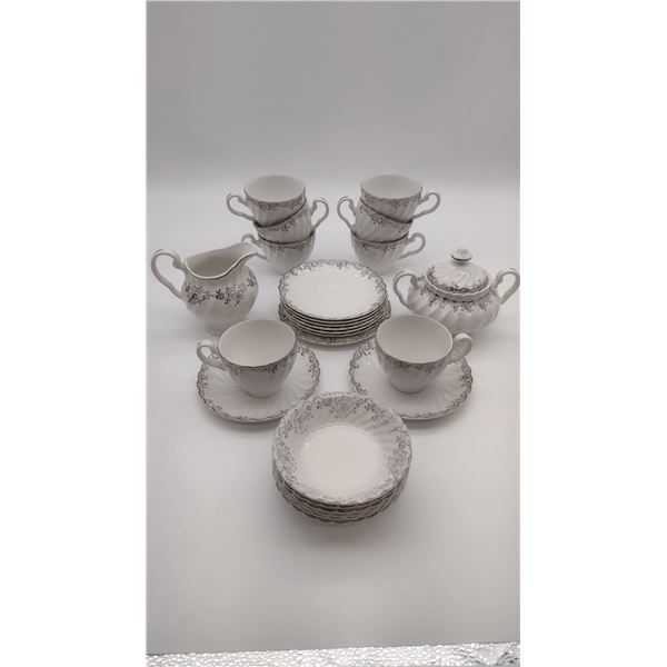 B/W Floral Motif Tea Set