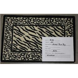 TUFTED RUG/ ASSORTED DECOR