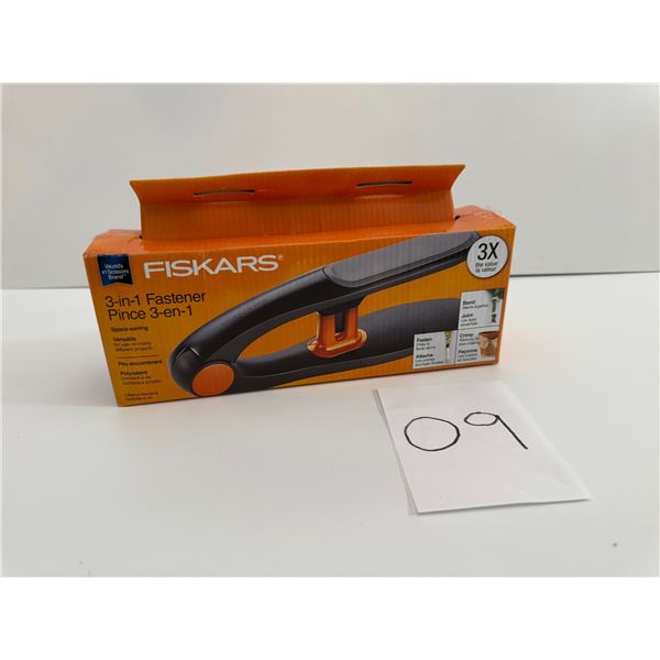 Fiskars 3-in -1 Fastener New