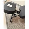 Image 3 : 1 Chair DRAGONN ERGONOMIC KNEELING CHAIRS