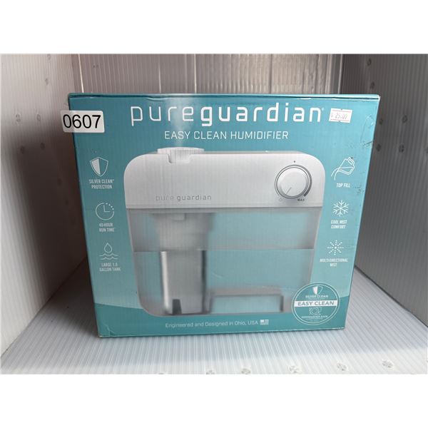 Pure Guardian 1 gallon easy clean humidifier (like new)