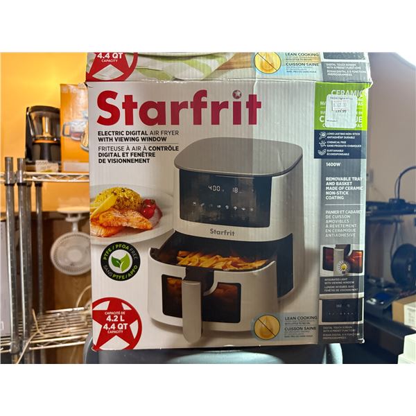 Strafrit 4.2L electric digital air fryer (Like new)