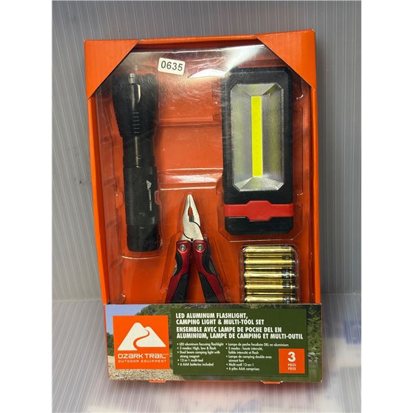 OZARK trail 3 pc camping set incl. Flash light, Camping light, multitool kit with battery