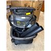 Image 2 : DeWalt wet/dry shop vac (tested working)