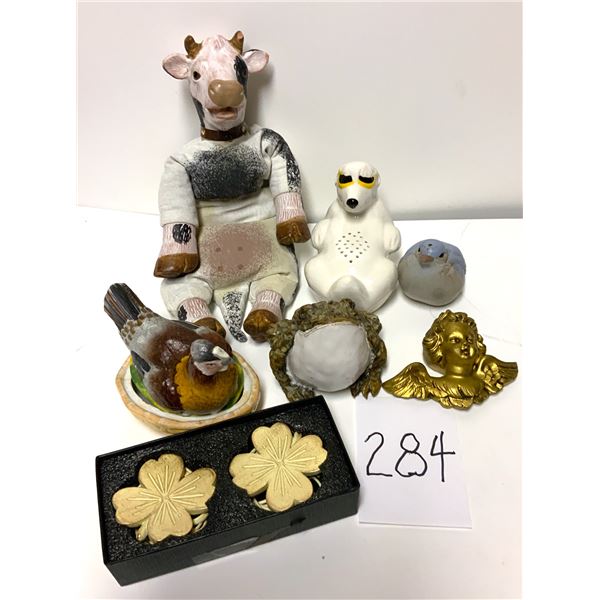 Cool design collection of porcelain artistic items