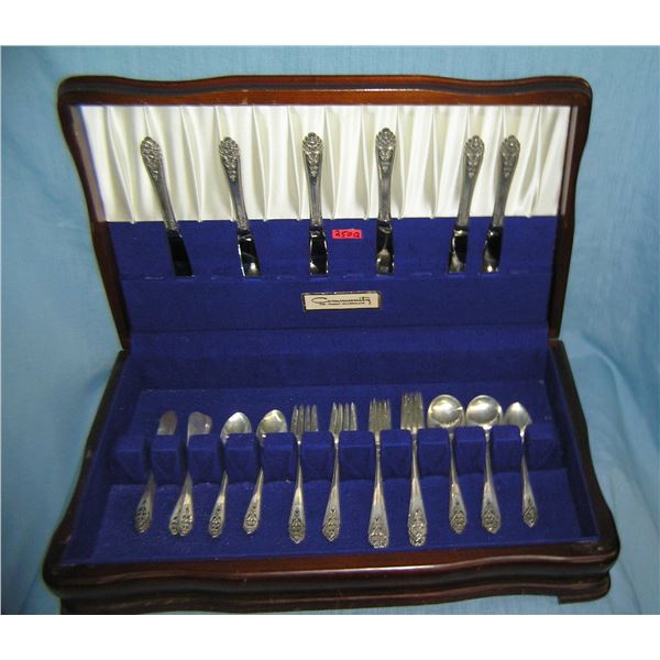 Queen's lace 35 piece sterling silver flatware set